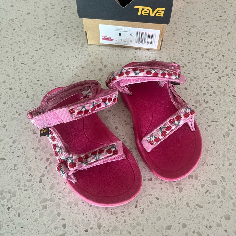 Teva Toddler Pink Cherry Sandals 🍒 Hurricane XLT 2